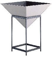 Aztec Seamless aluminum planter in solid steel stand